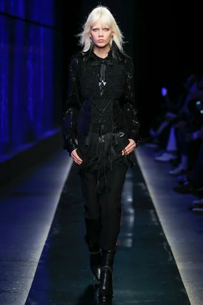 Look 3